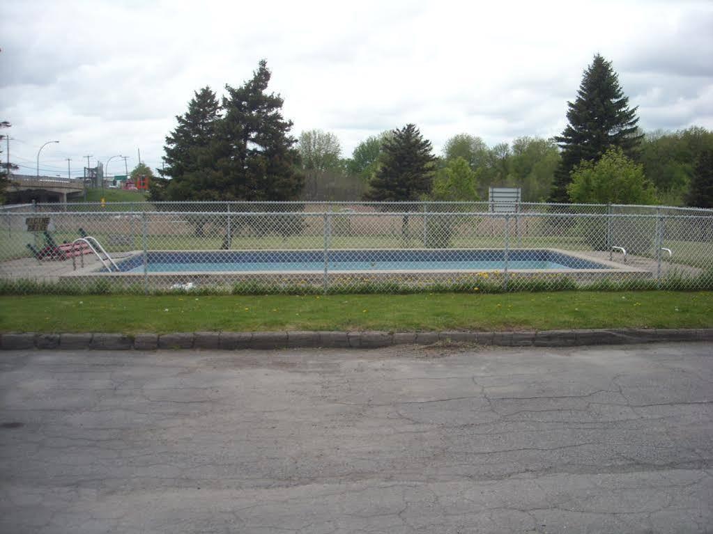 Motel Des Erables Coteau-du-Lac Экстерьер фото